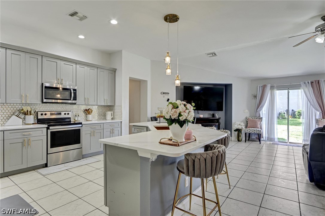 3 bed home in Lehigh Acres