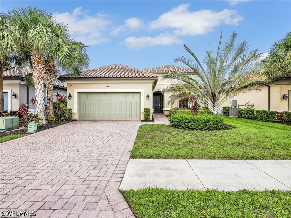 2 bed home in Naples