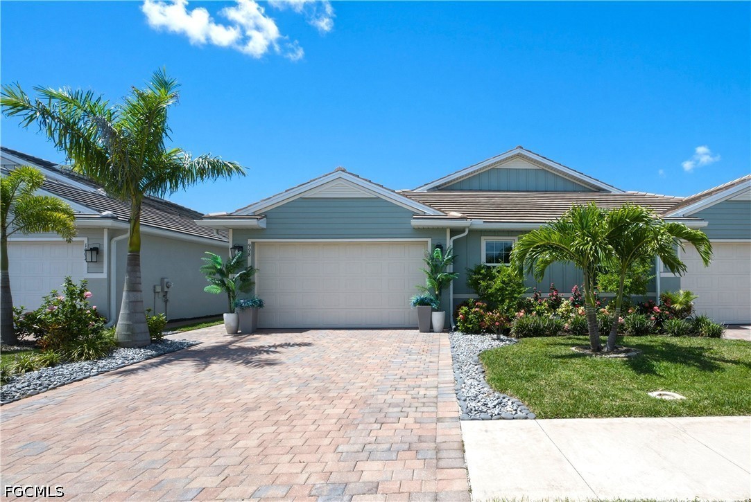 2 bed home in Naples