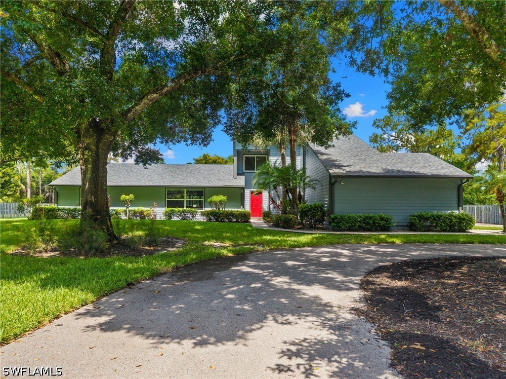 4 bed home in Naples