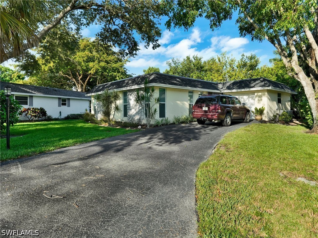2 bed home in Naples