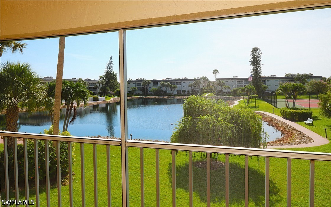 2 bed home in Naples