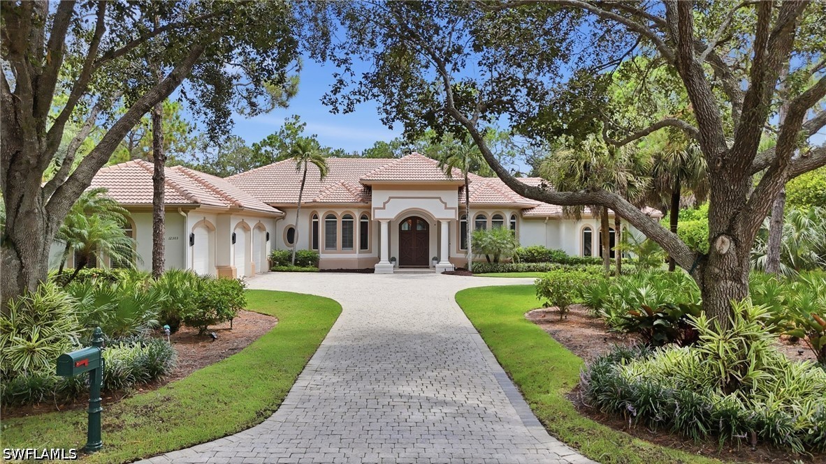 4 bed home in Naples