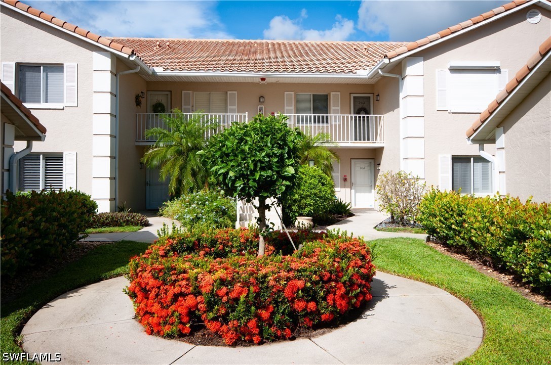 2 bed home in Naples