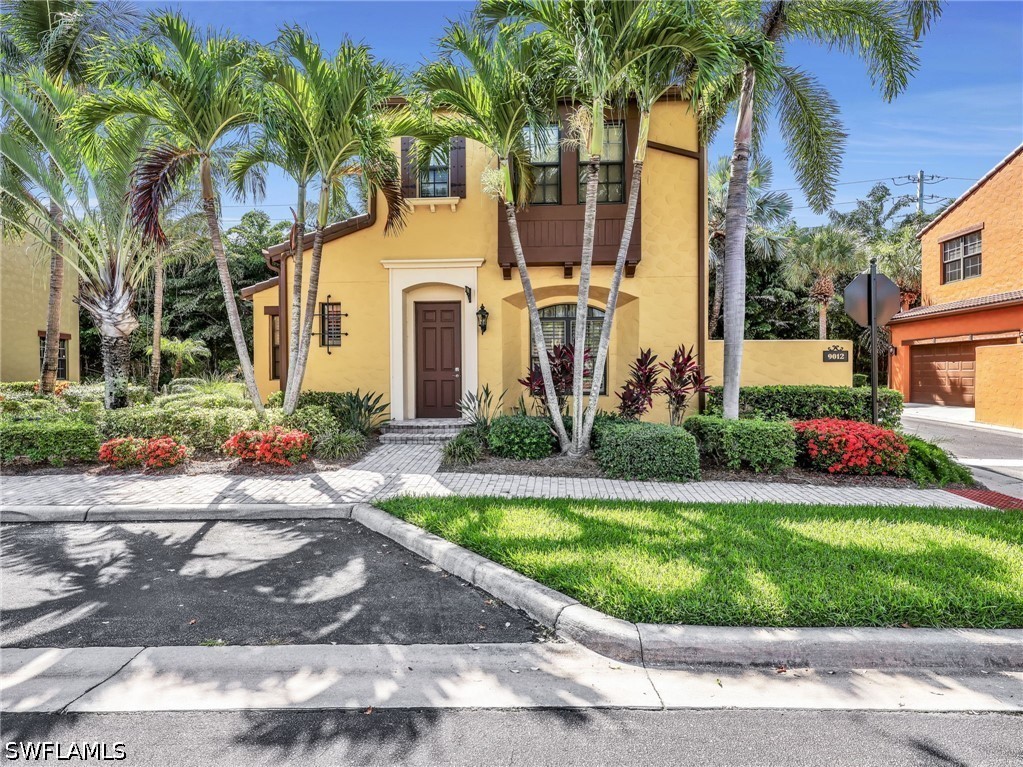 2 bed home in Naples