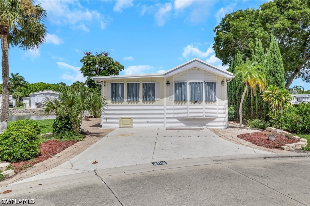 1 bed home in Naples