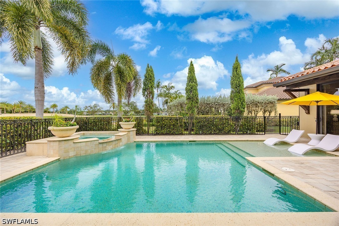 4 bed home in Naples