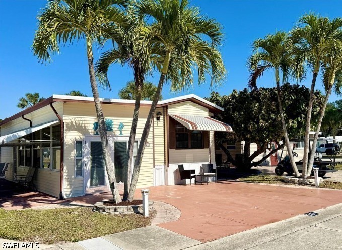 1 bed home in Naples