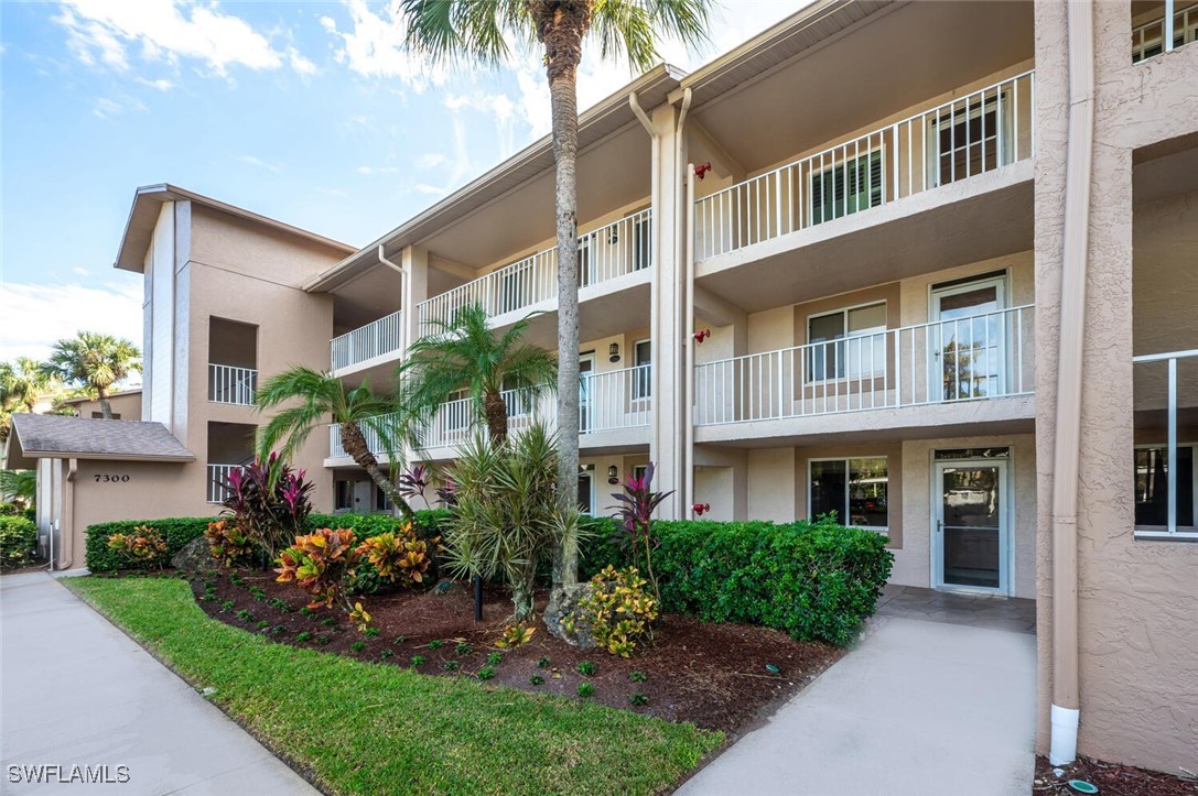 2 Bed Condominium for Sale in Country Glen, FL, $262,000 — photo 2