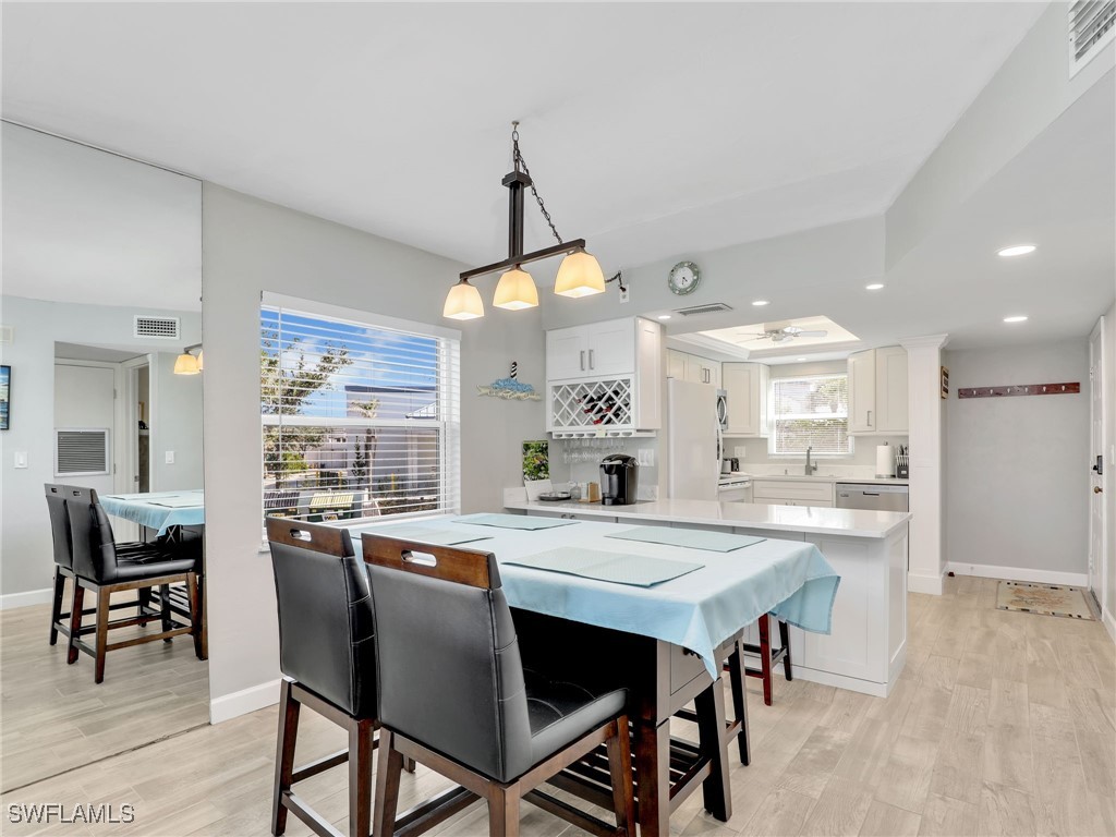 2 Bed Condominium for Sale in Fort Myers Beach, FL, $315,000 — photo 2