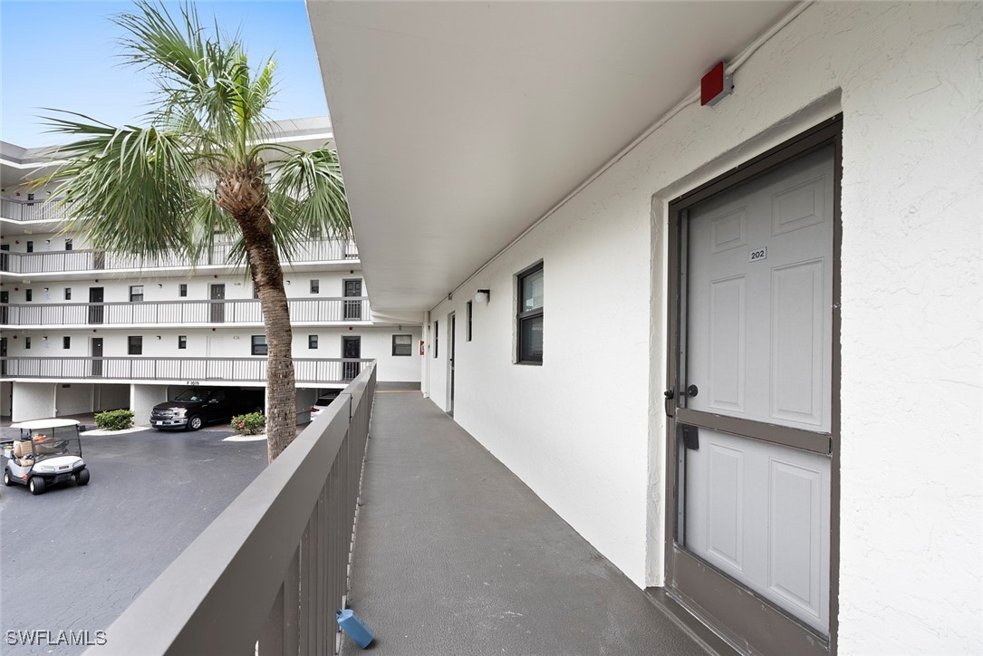 1 Bed Waterfront Home for Sale in Anglers Cove, FL, $419,900 — photo 2