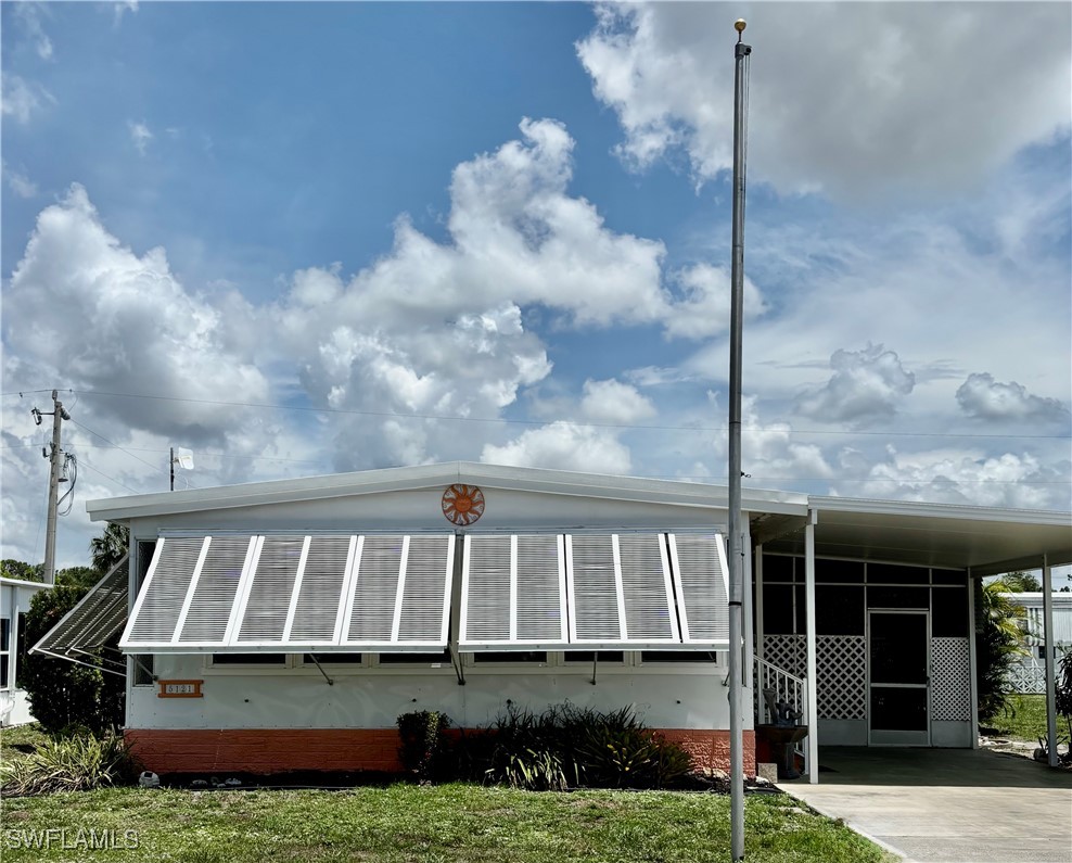 2 Bed ManufacturedHome for Sale in North Fort Myers, FL — photo 2