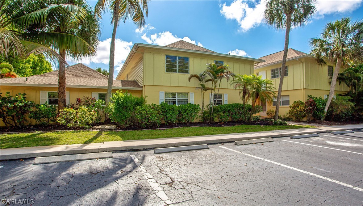 2 Bed Condominium for Sale in Solana Oaks, FL, $299,900 — photo 2