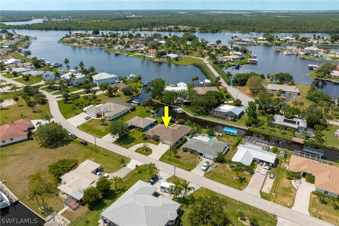 3 Bed Waterfront Home for Sale in Fort Myers, FL — photo 2