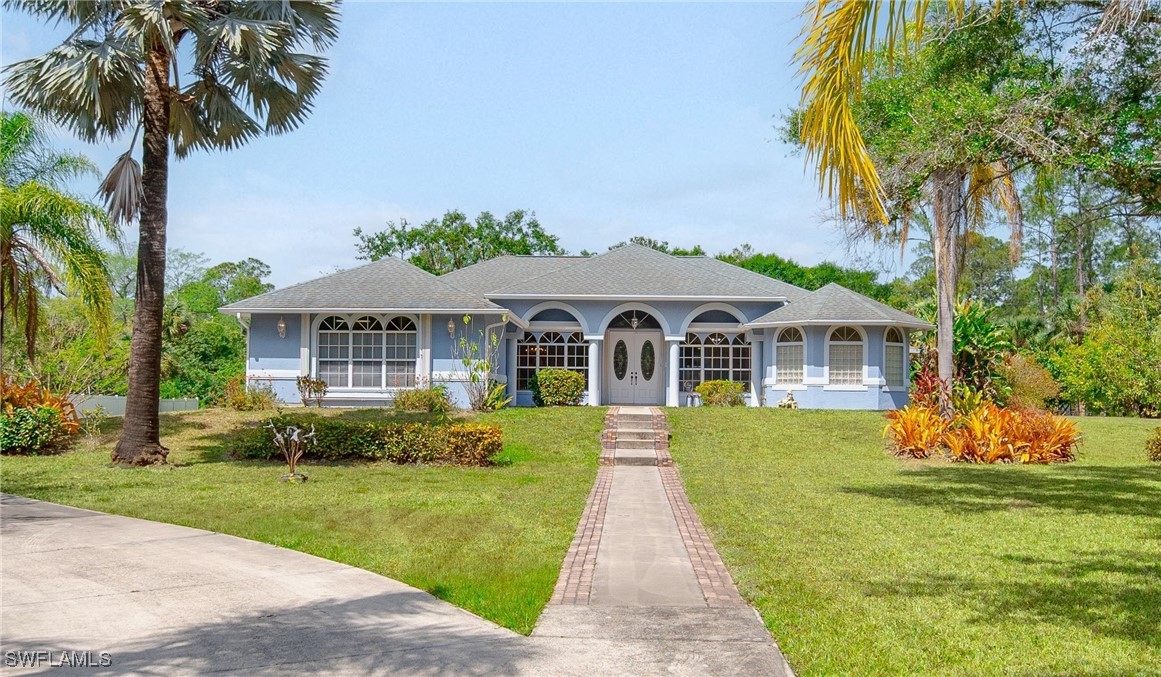 5 Bed SingleFamilyResidence for Sale in Naples, FL, $729,999 — photo 2