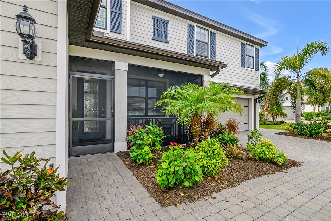 6 Bed Pool Home for Sale in Estero, photo 2