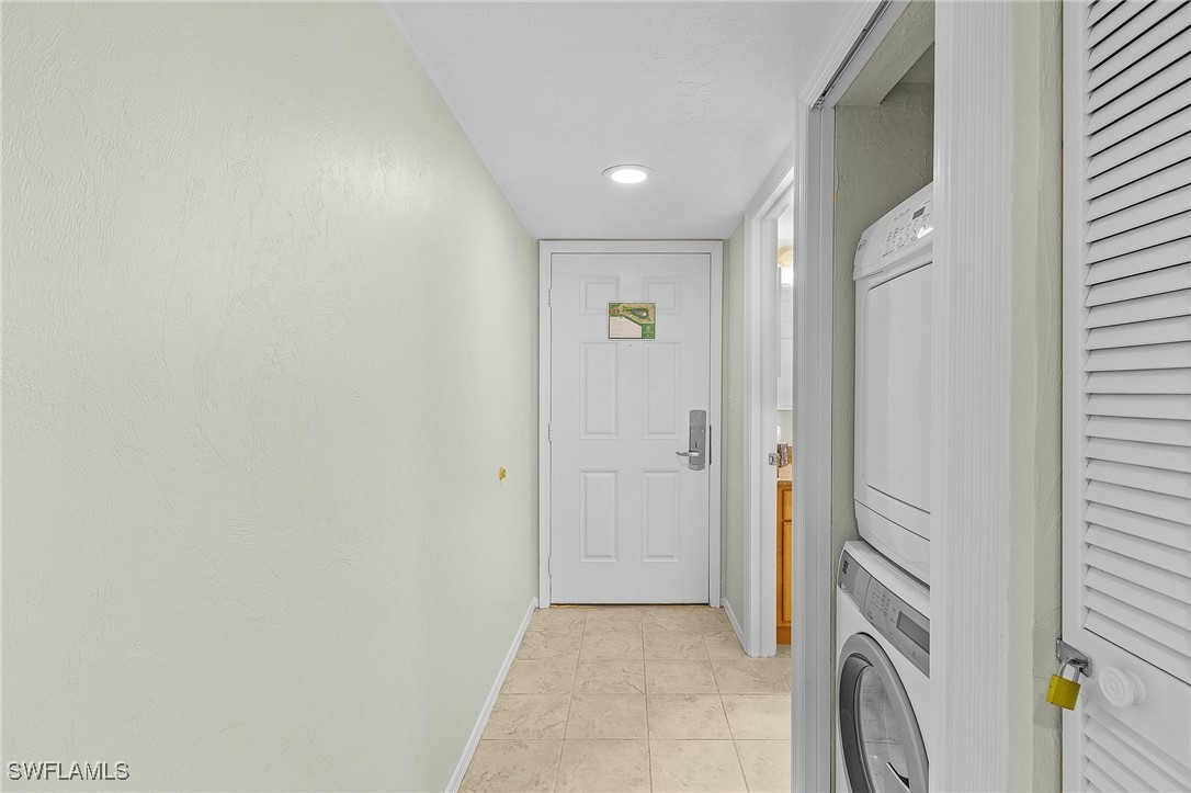 1 Bed Condominium for Sale in Naples, FL, $308,000 — photo 2