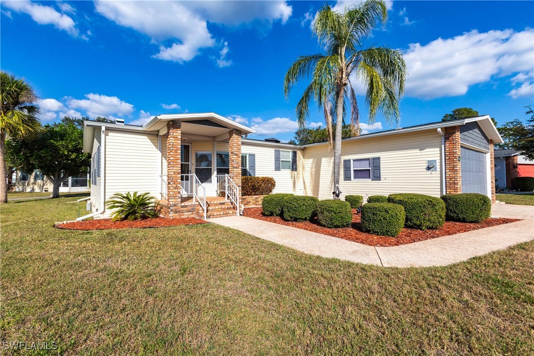 2 Bed ManufacturedHome for Sale in North Fort Myers, FL — photo 2