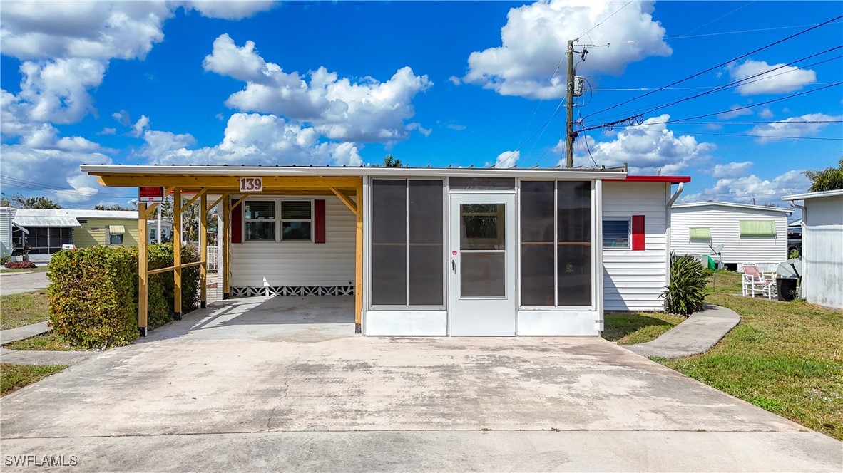 2 Bed ManufacturedHome for Sale in Mobile Manor, FL, $75,000 — photo 2