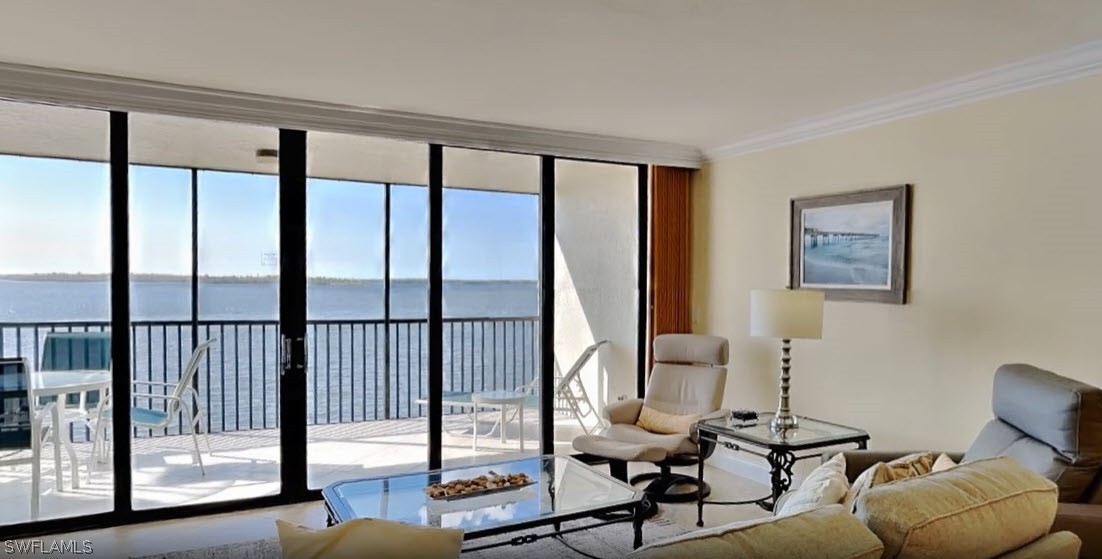 2 Bed Waterfront Home for Sale in Fort Myers, FL, $650,000 — photo 2