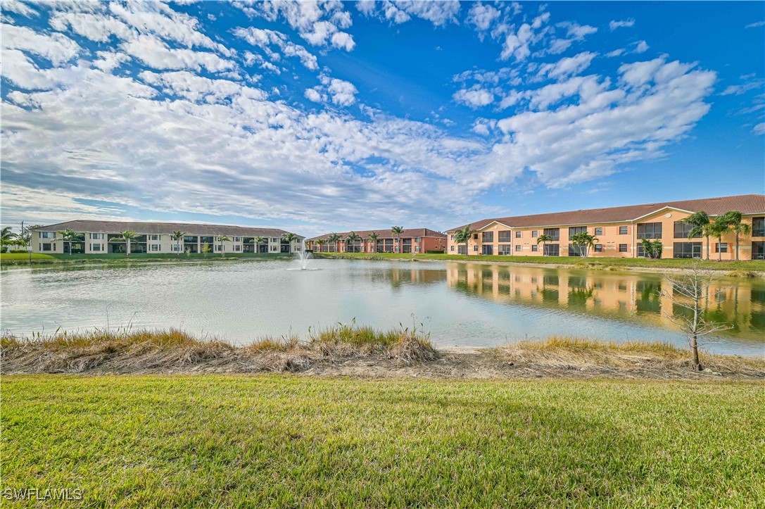 2 Bed Condominium for Sale in Palmetto Cove, FL, $279,900 — photo 2