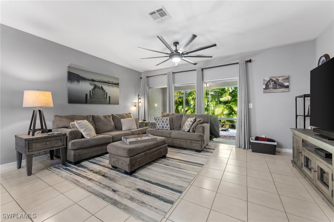 2 Bed Townhouse for Sale in Cypress Landing, photo 2