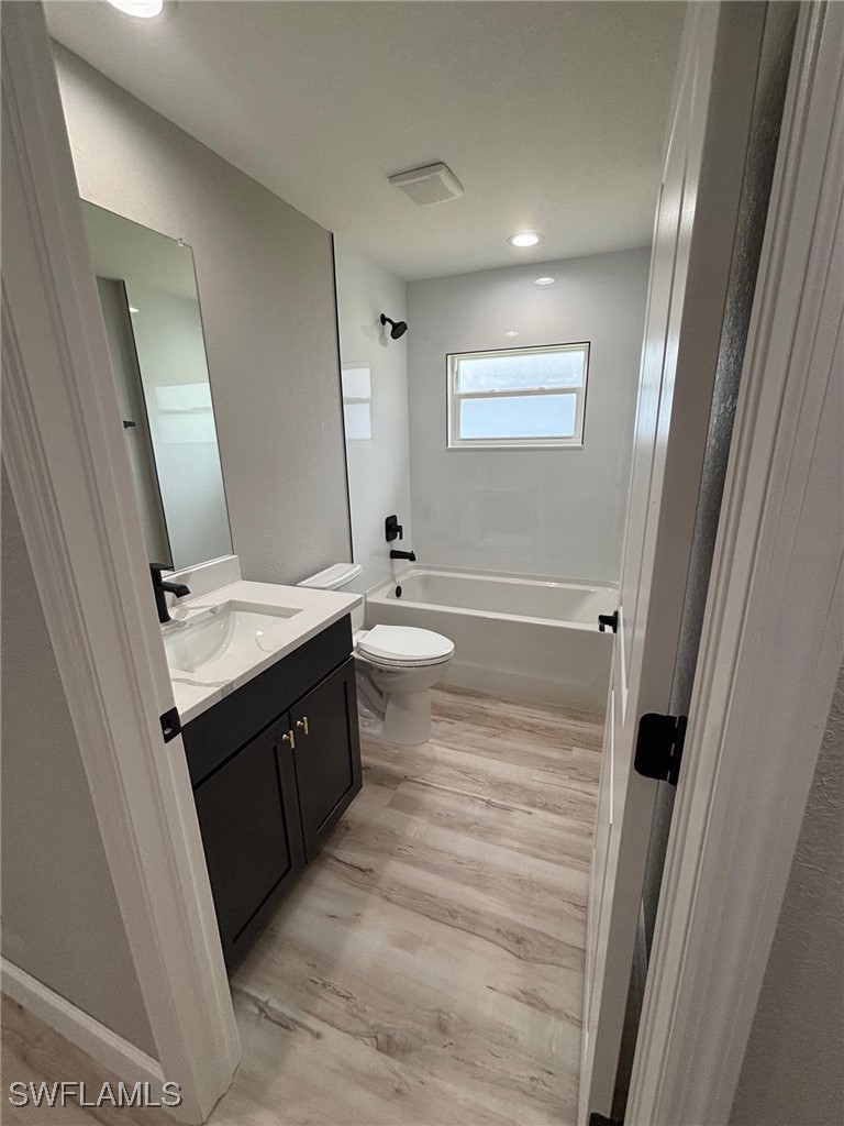 4 Bed SingleFamilyResidence for Sale in Deep Creek, FL — photo 2
