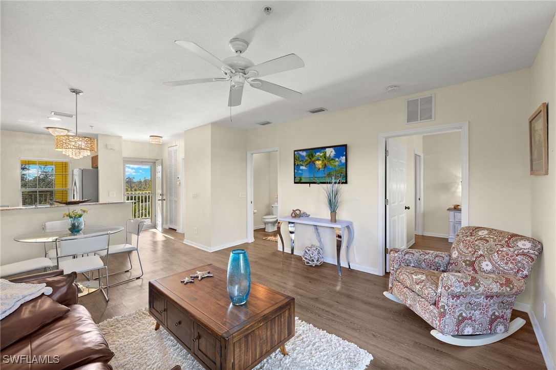 2 Bed Waterfront Home for Sale in Punta Gorda, photo 2