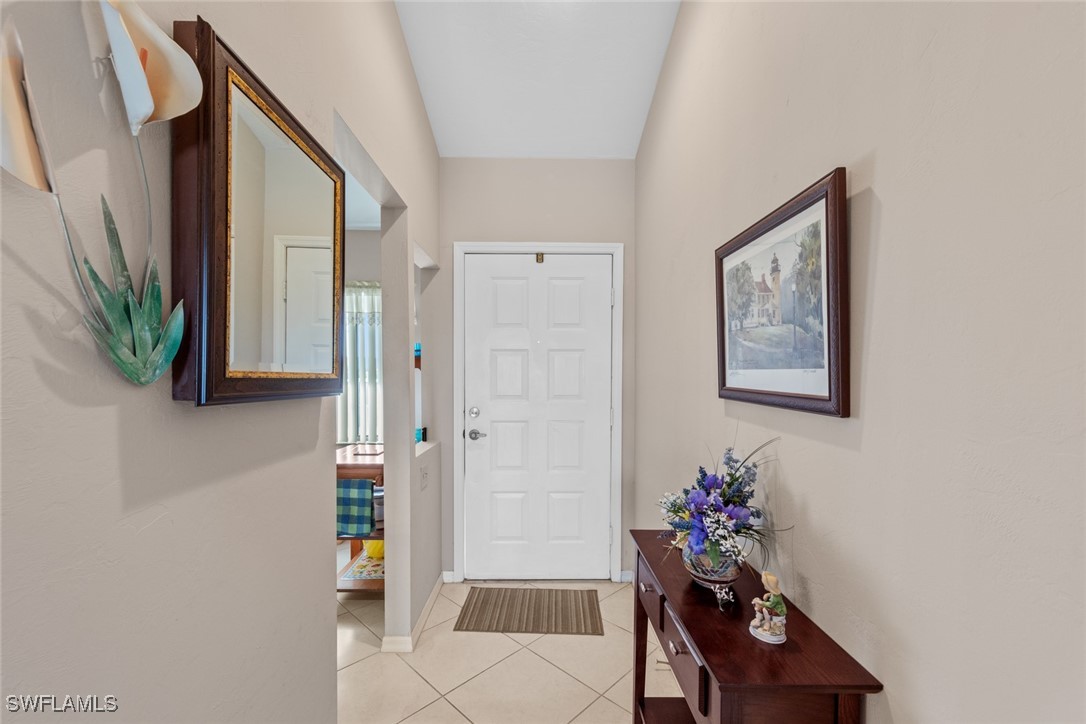 2 Bed Waterfront Home for Sale in Cape Coral, photo 2