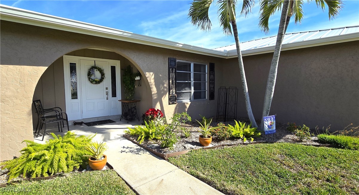 2 Bed Waterfront Home for Sale in Punta Gorda, photo 2