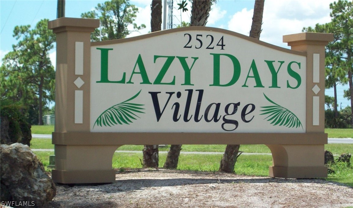 2 Bed ManufacturedHome for Sale in North Fort Myers, FL — photo 2