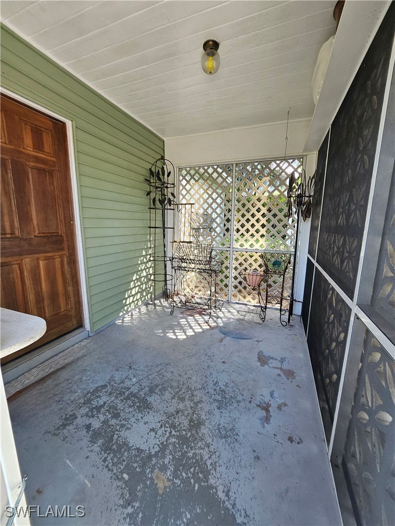 2 Bed SingleFamilyResidence for Sale in Rusty Pelican, photo 2