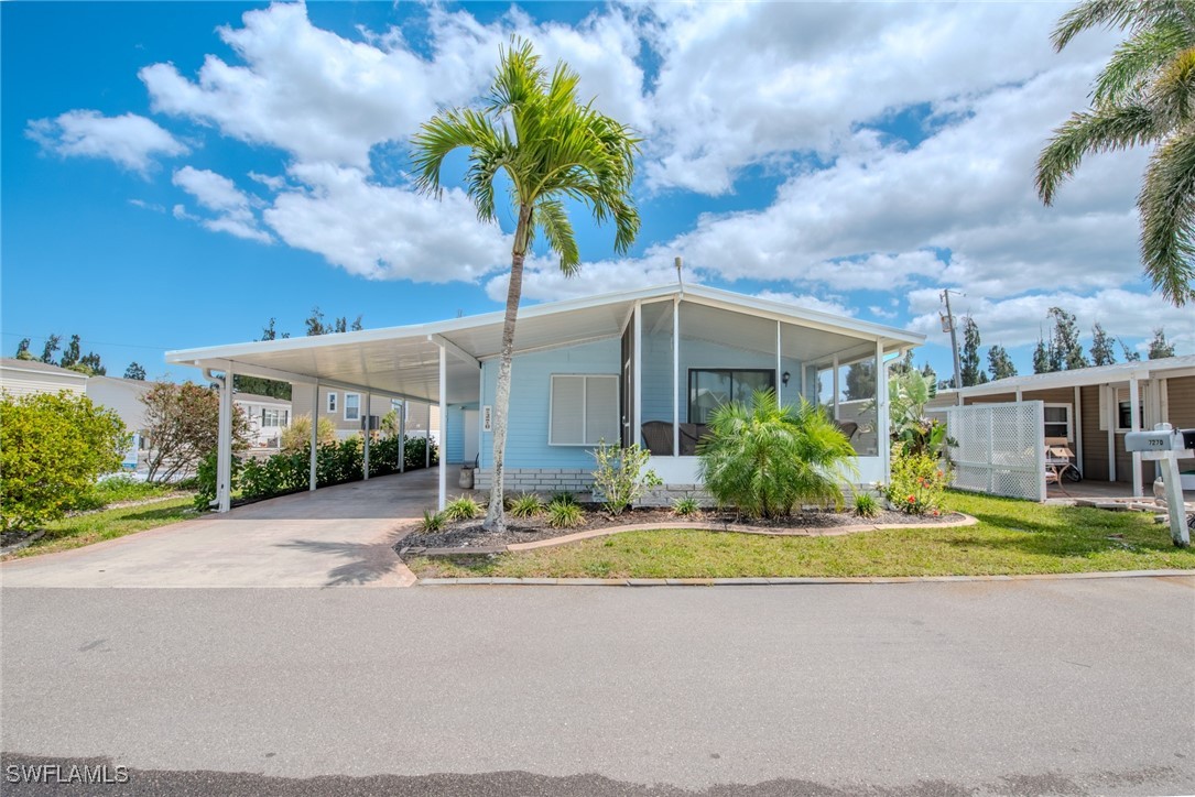 2 Bed ManufacturedHome for Sale in Pine Island Cove, photo 2