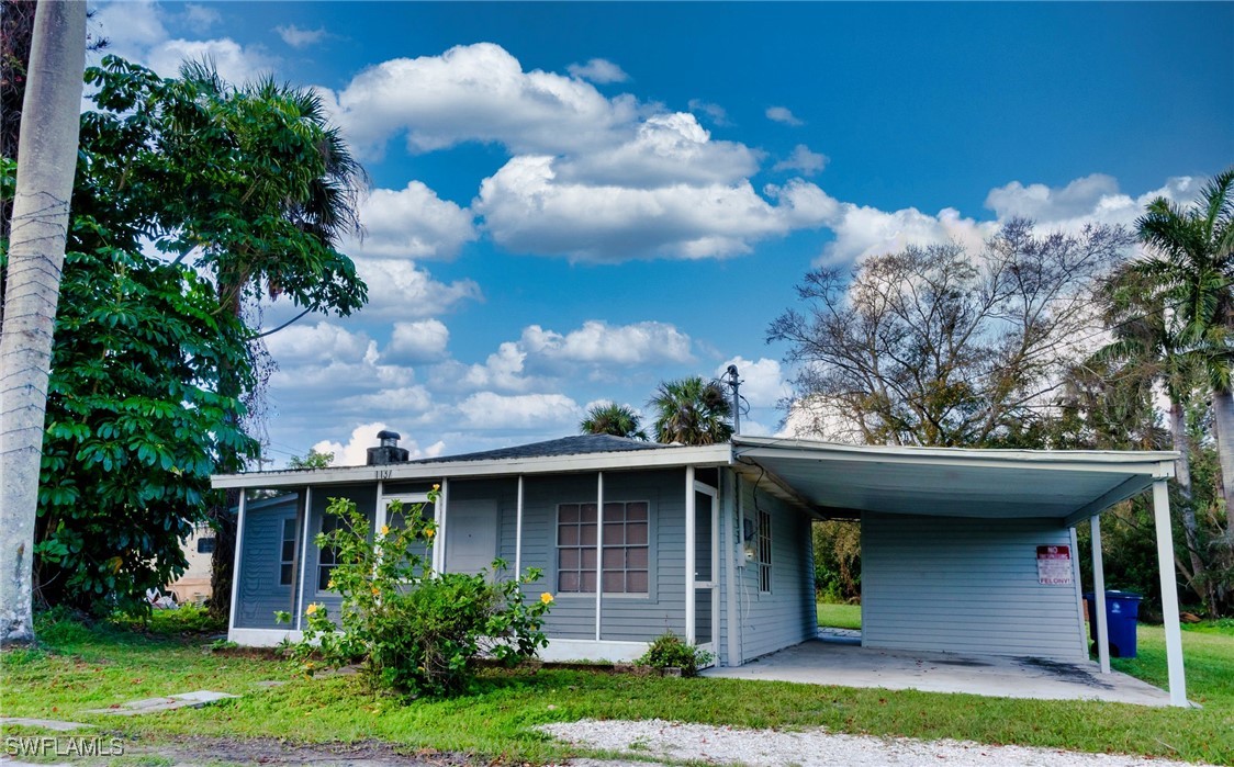 2 Bed SingleFamilyResidence for Sale in North Fort Myers, FL — photo 2