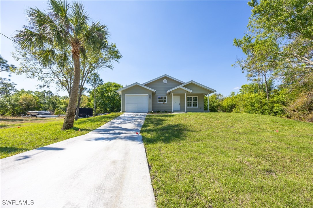 3 Bed SingleFamilyResidence for Sale in Punta Gorda, FL — photo 2