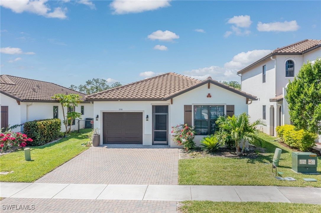 3 Bed SingleFamilyResidence for Sale in Silverwood, FL — photo 2