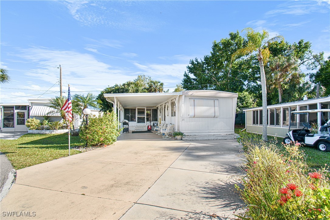 2 Bed ManufacturedHome for Sale in Fort Myers, FL, $80,000 — photo 2