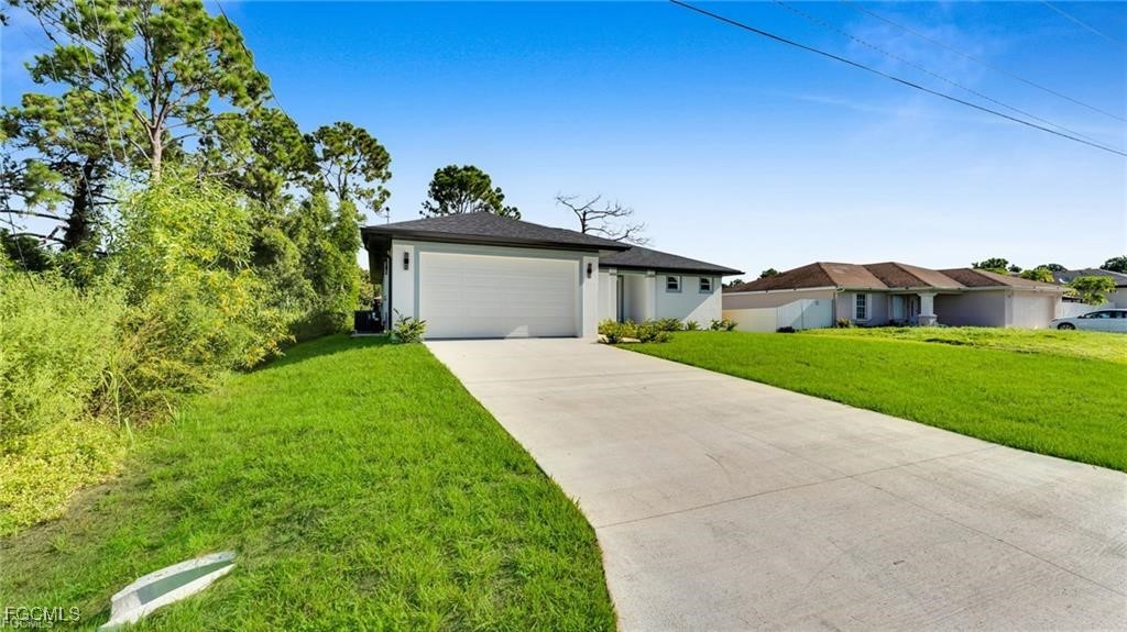 3 Bed SingleFamilyResidence for Sale in Lehigh Acres, photo 2