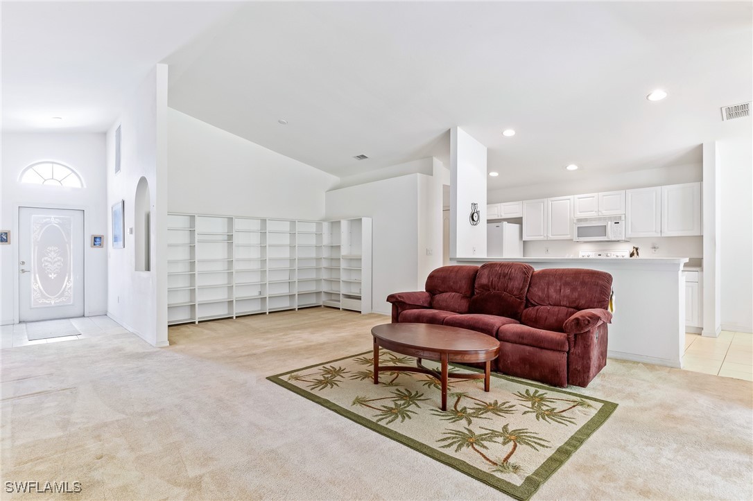 2 Bed SingleFamilyResidence for Sale in Heritage Cove I, FL — photo 2
