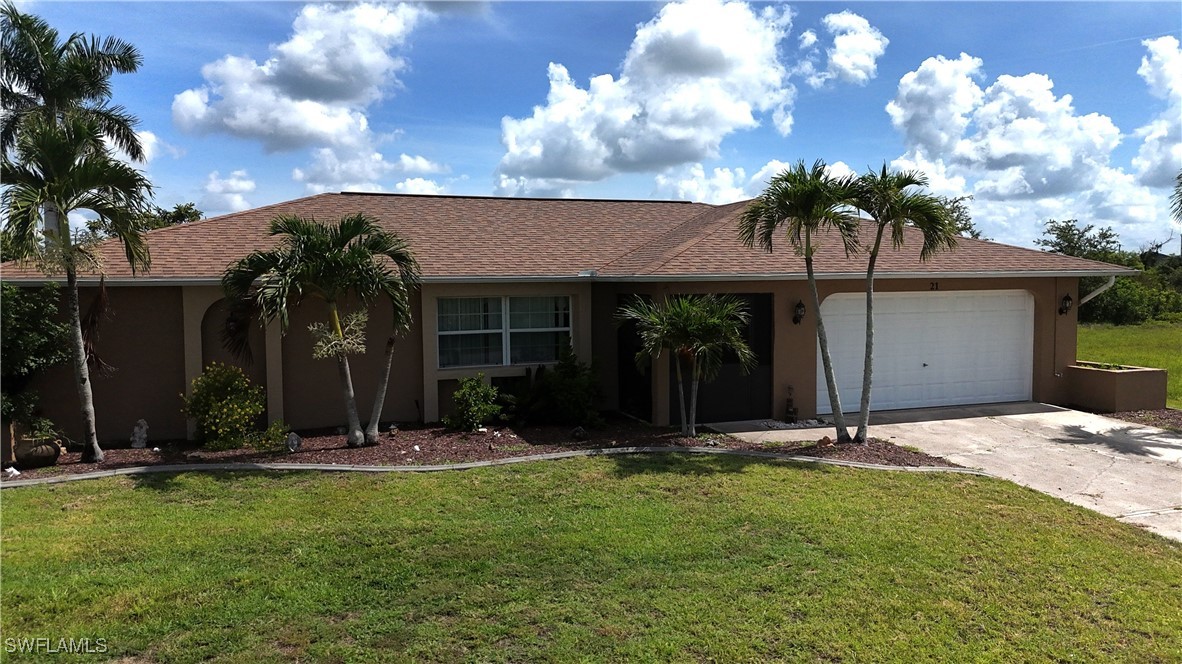 3 Bed Waterfront Home for Sale in Cape Coral, photo 2