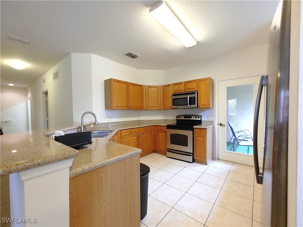 3 Bed Condominium for Sale in Concordia, photo 2