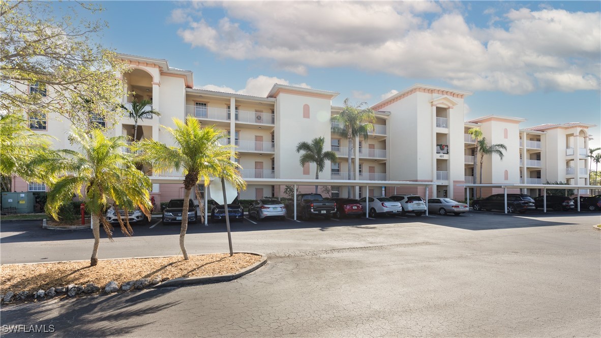 2 Bed Condominium for Sale in Clubhouse Villas, FL, $179,900 — photo 2
