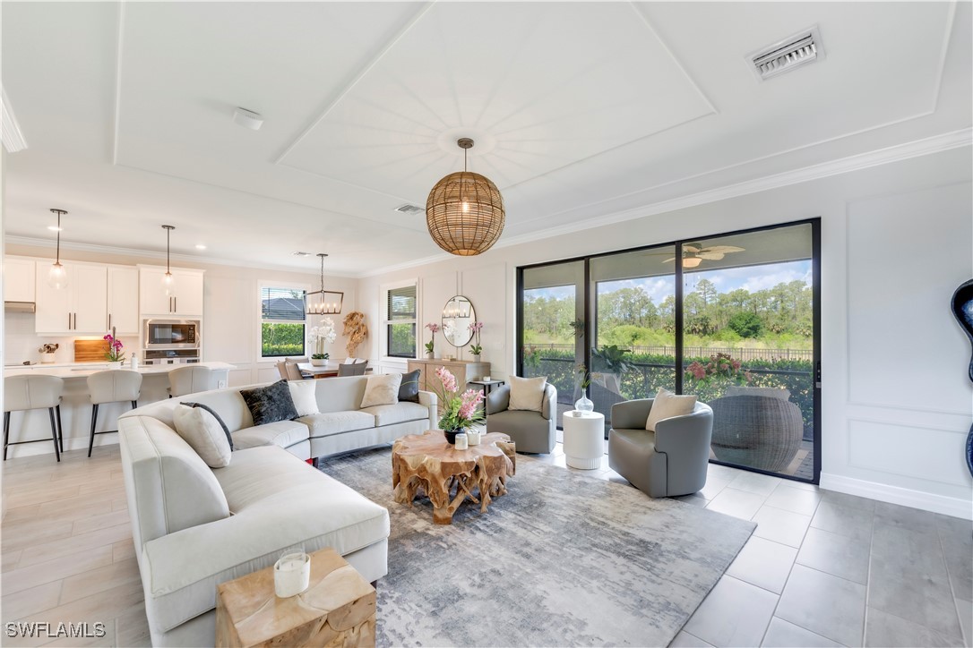 5 Bed SingleFamilyResidence for Sale in Estero, photo 2