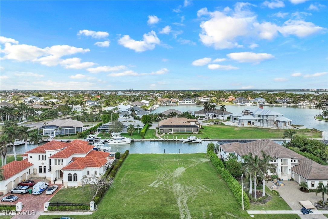 Waterfront Home for Sale in Marco Island, photo 2