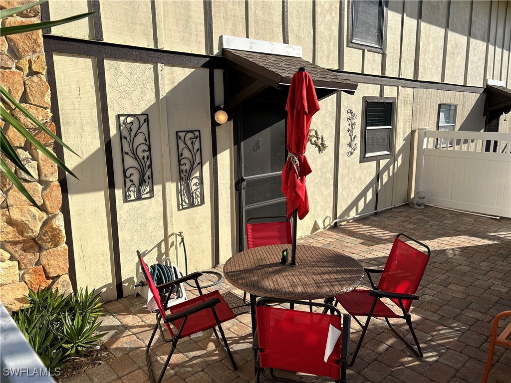 3 Bed Waterfront Home for Sale in Fort Myers, photo 2