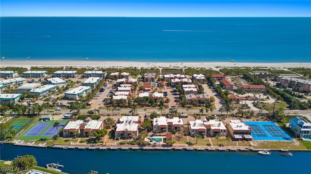2 Bed Condominium for Sale in Sanibel, photo 2