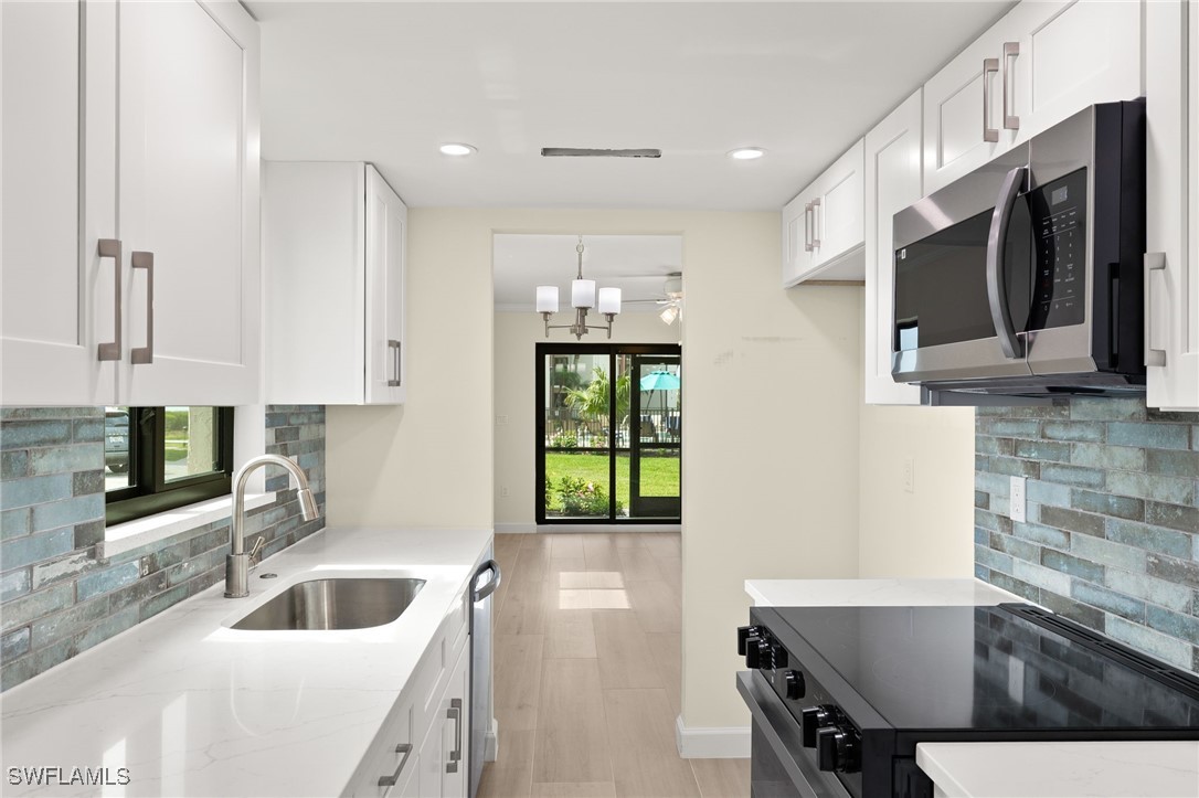 2 Bed Waterfront Home for Sale in Sanibel, photo 2
