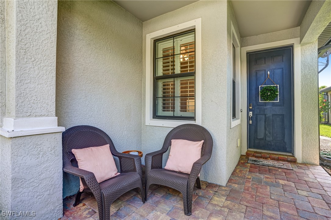 3 Bed SingleFamilyResidence for Sale in Corkscrew Shores, FL — photo 2