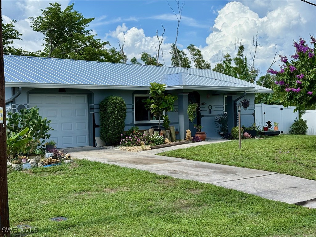 2 Bed Pool Home for Sale in Charlotte Shores, FL, $339,900 — photo 2