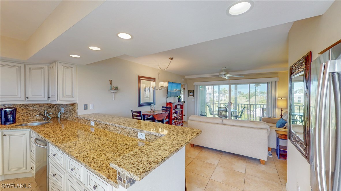 2 Bed Pool Home for Sale in Sands Of Marco, photo 2